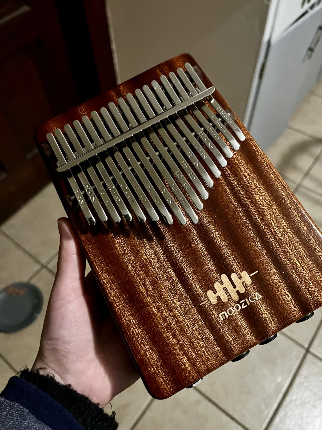 MOOZICA EQX Series Professional Kalimba, Built-in Piezo Pickup 17 Keys Kalimba Thumb Piano With Chorus and Delay Effect Control, Professional Acoustic-electric Kalimba(K17EQX) customer photo 1