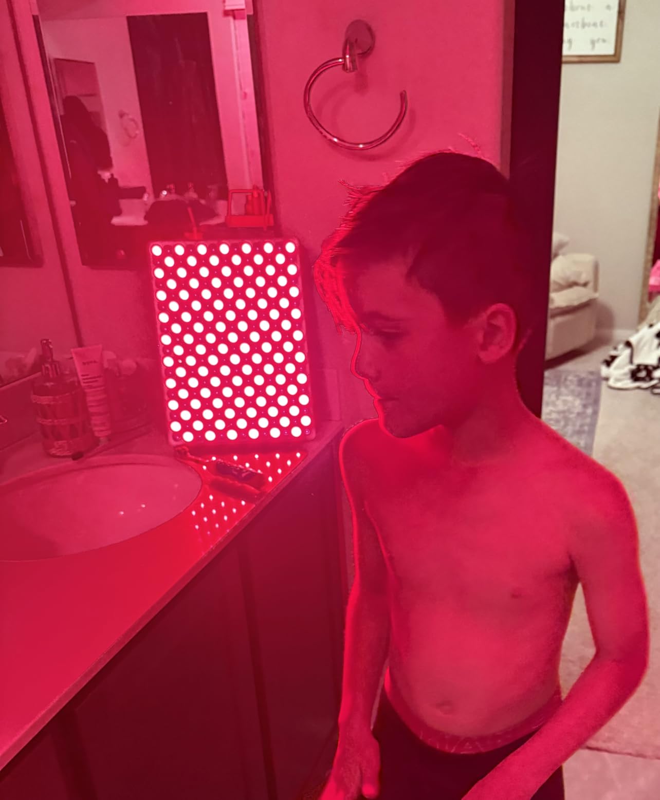 Red Light Therapy with Timing and 180 Adjustable Stand, Deep 660/850nm Near Infrared and Red Light Therapy Panel for Face Body, Skin Care, Home LED Therapy Lamp for Pain Relief of Muscles Joints, 234LEDs customer photo 2