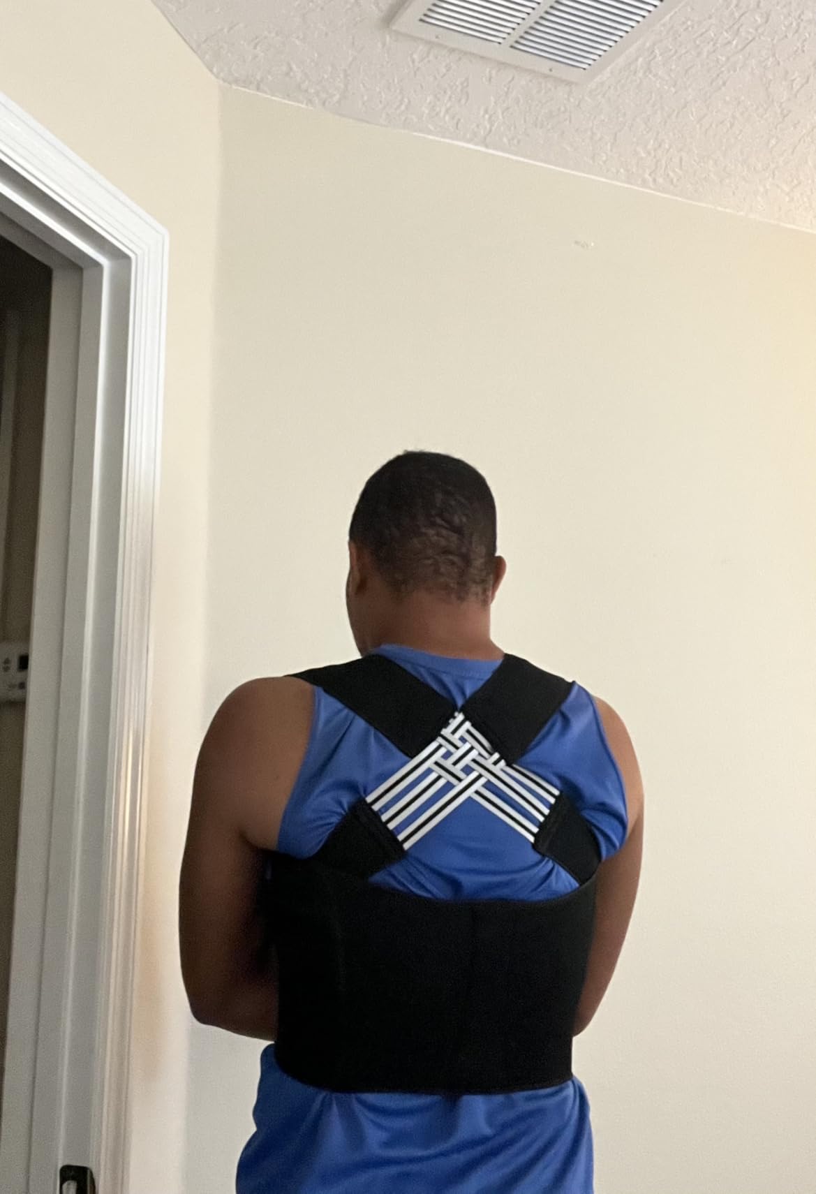 VOKOKOYA Posture Corrector for Women and Men,Adjustable Shoulder Straightener,Back Support Brace,Upper Spine scoliosis, hunchback Black Large customer photo 2