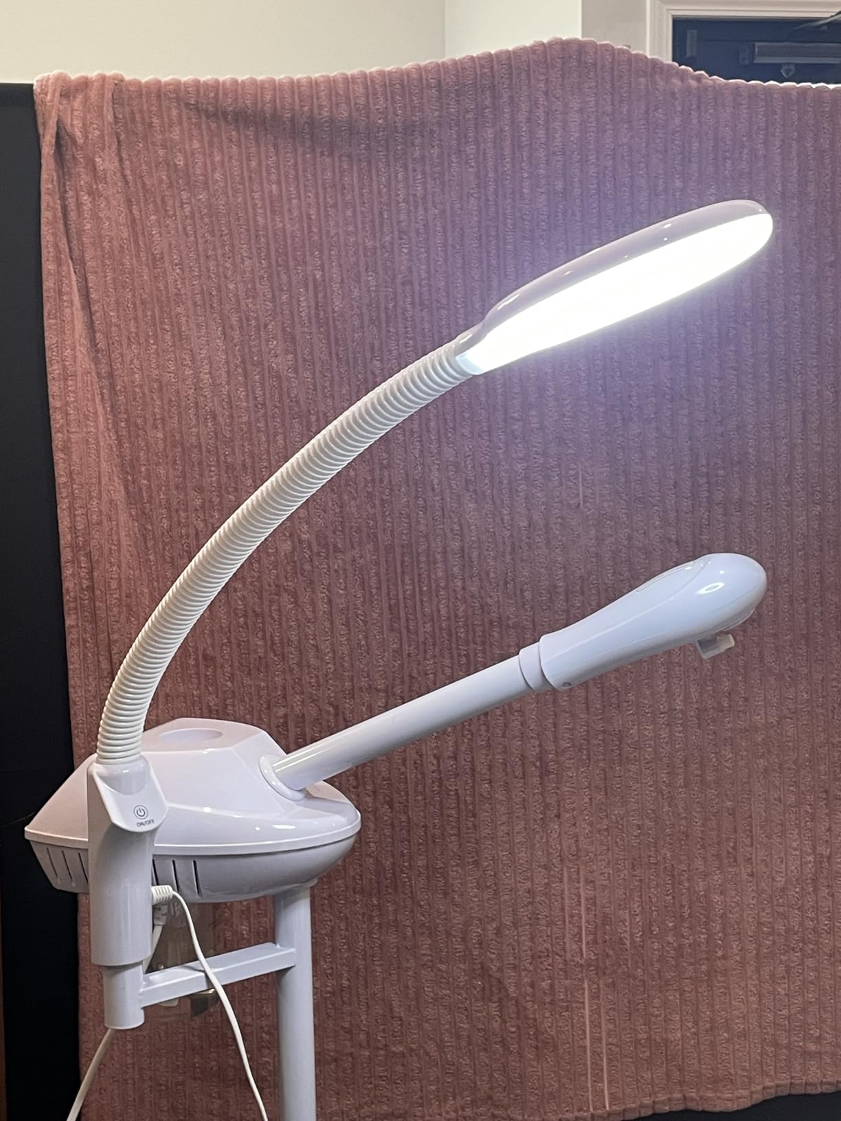 Professional Facial Steamer for Deep Hydration,2in1 Ozone Face Steamer with 5X Magnifying Lamp,Suitable for Home Use or Beauty Spa Deep Cleansing and Hydration customer photo 2