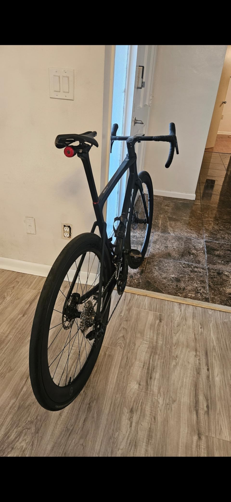 SAVADECK Carbon Road Bike,Lightweight Full Carbon Racing Bicycle with Shimano 105 R7120 24S Shift Groupset and Hydraulic Oil Disc Brake Bike customer photo 1