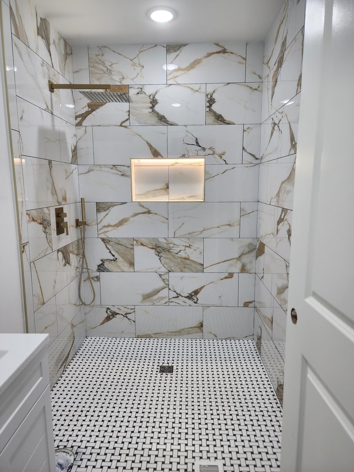 Aolemi Shower System with Rain Head and Handheld, 12-Inch, Brushed Gold | High-Pressure Shower Faucet Set with Dual-Function Handheld, Rough-In Valve, 1.8 GPM, Wall-Mount Trim Kit customer photo 2