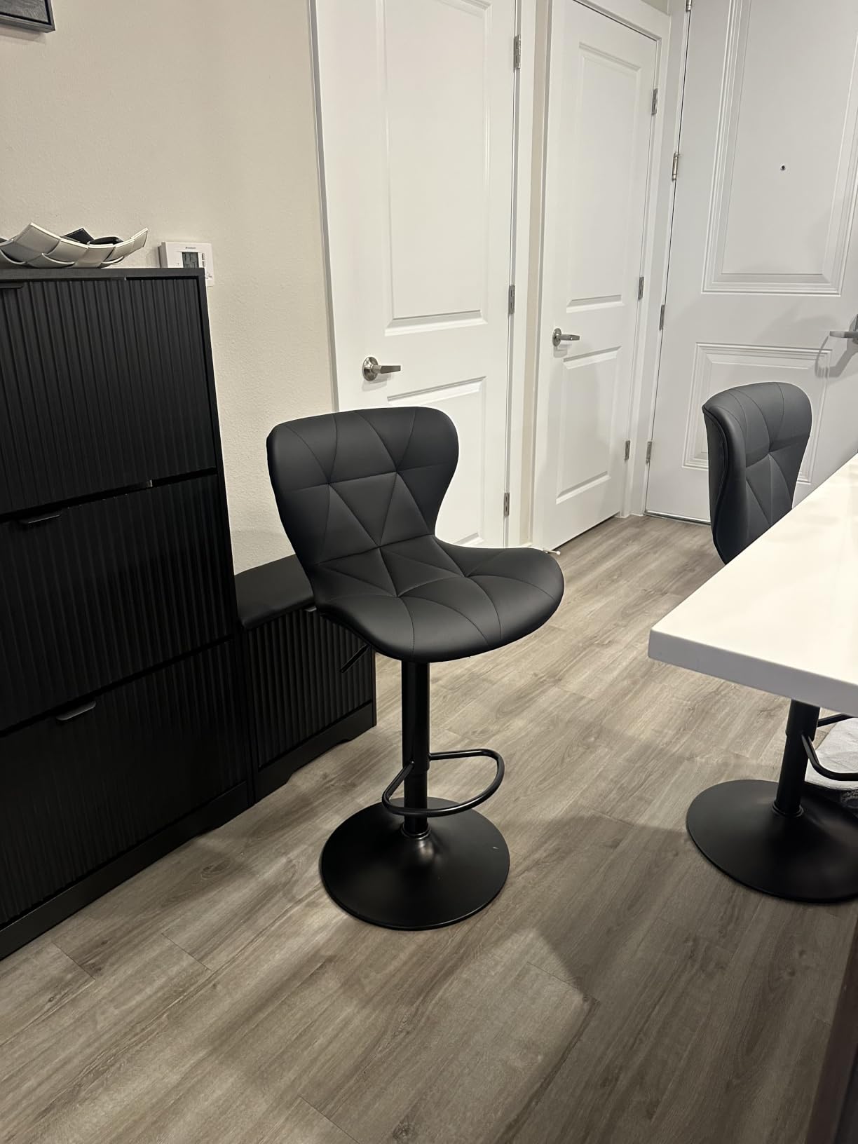 Nalupatio Modern Bar Stools Set of 2, Adjustable Faux Leather Upholstered Swivel Bar Stools, Counter Height Bar Chairs with Back for Kitchen Island (Black) customer photo 1