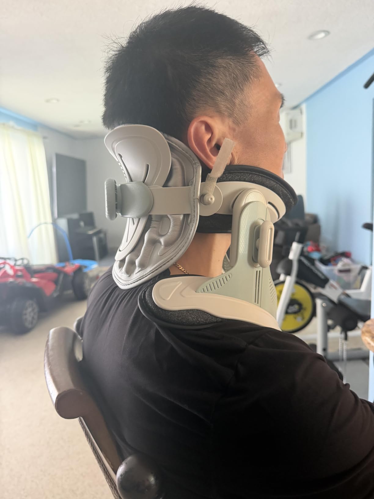 ALPHAY Cervical Neck Traction Device,Electric Air Pump with 3 Power Traction, Built-in 8 Airbag, Neck Pain Relief and Relaxation customer photo 1