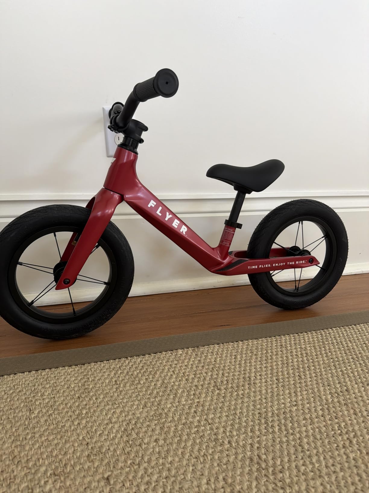 Radio Flyer Ultra Lite Balance Bike, for Kids Ages 1.5-5, Red | Kid & Toddler Balance Bike, Pedal Free, with Footrest and Lightweight Frame, Rubber Air Tires, Tool-Free Adjustable Seat customer photo 1