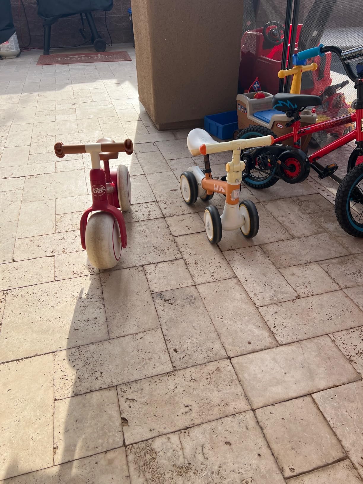 Radio Flyer Steady Start Balance Bike, for Kids Ages 1-3, Red | Kid & Toddler Balance Bike, Pedal-Free for Quick Learning, Wide Front and Dual Rear Tires, Tool-Free Adjustable Seat customer photo 1