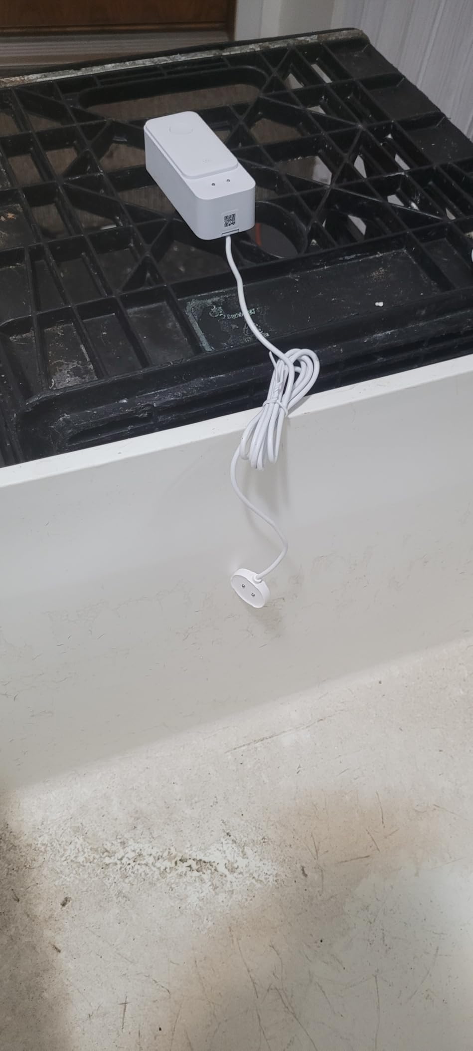 SwitchBot WiFi Water Leak Detector, Smart Water Sensor with 100dB Adjustable Alarm & App Alerts, IP67 Waterproof, Detector for Home with Cable, No Hub Required customer photo 2