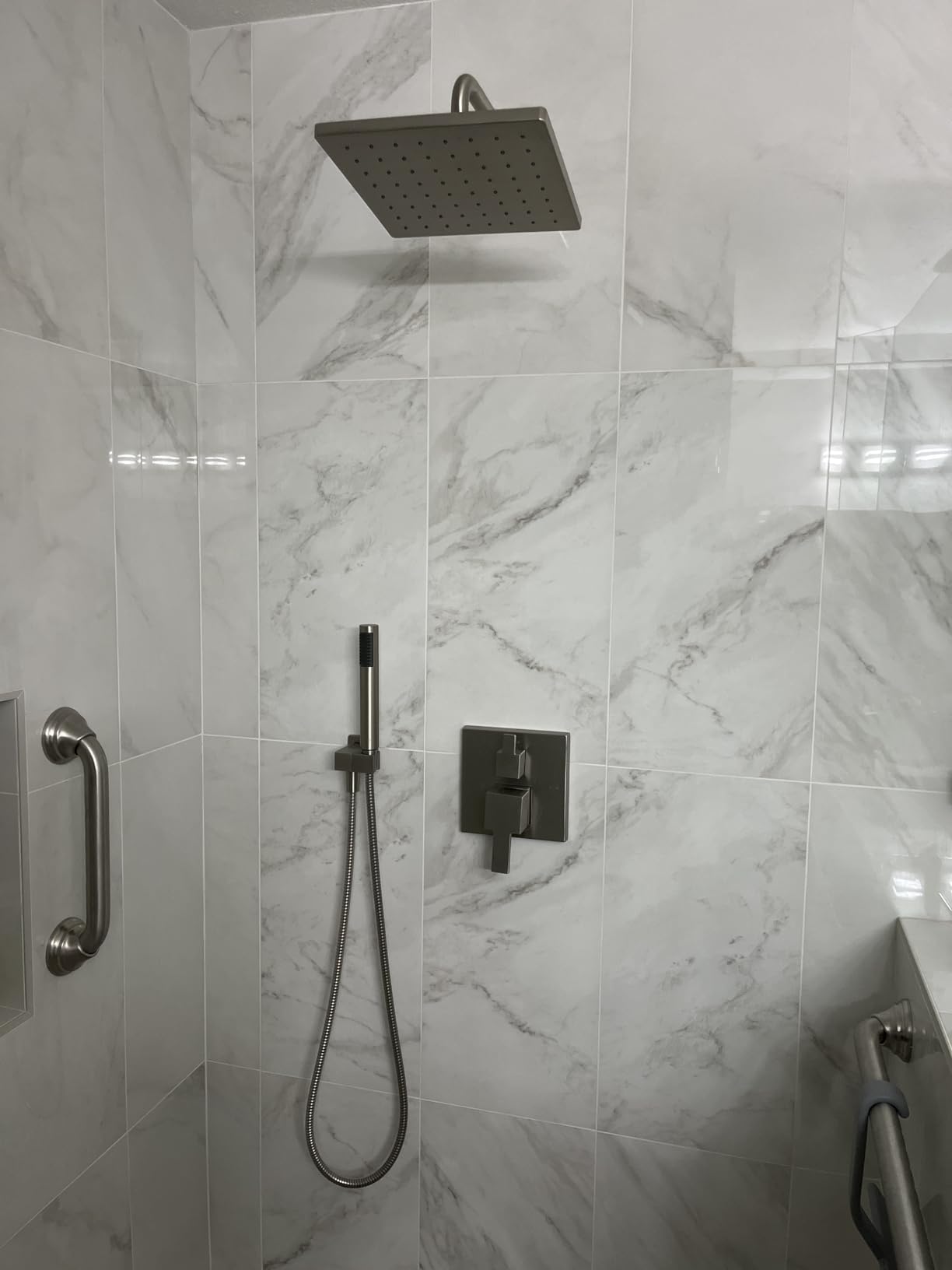 Delta Modern 14 Series Square Rain Shower System Faucet Set, Rainfall Brushed Nickel Shower Head and Handle Set, Valve Trim Kit, 10 Inch, Spotshield Stainless 342701-SP customer photo 1