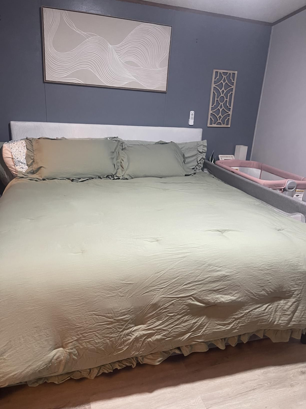 ChiXpace Dual Layer 4 Inch Memory Foam Mattress Topper Queen - 2 Inch Gel Memory Foam and 2 Inch Pillow Top Mattress Pad, 7-Zone Egg Crate 2-in-1 Design (White) customer photo 1
