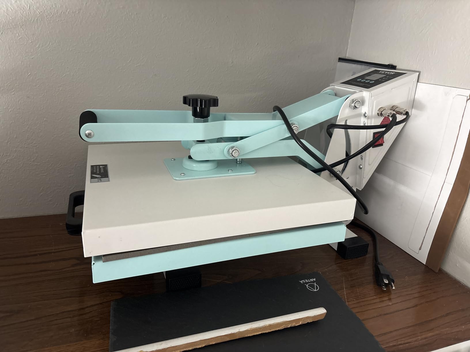 VEVOR 3-in-1 Auto Hat Heat Press Machine for Caps - No Crease, Automatic Release&Press Knob-Style Digital Control Panel, with 3pcs Interchangeable Platens(6.6
