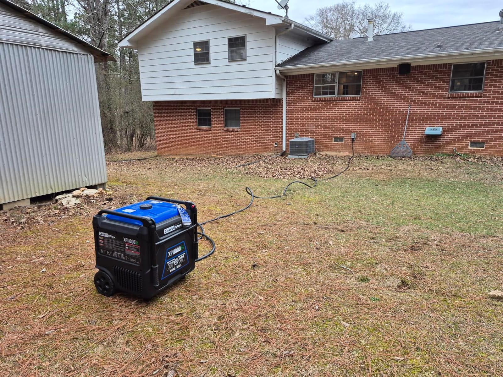 DuroMax XP11000iH 11,000-Watt Dual Fuel Portable Digital Inverter Generator - Gas & Propane, Remote Electric Start, Transfer Switch Ready, RV & Emergency Ready customer photo 1