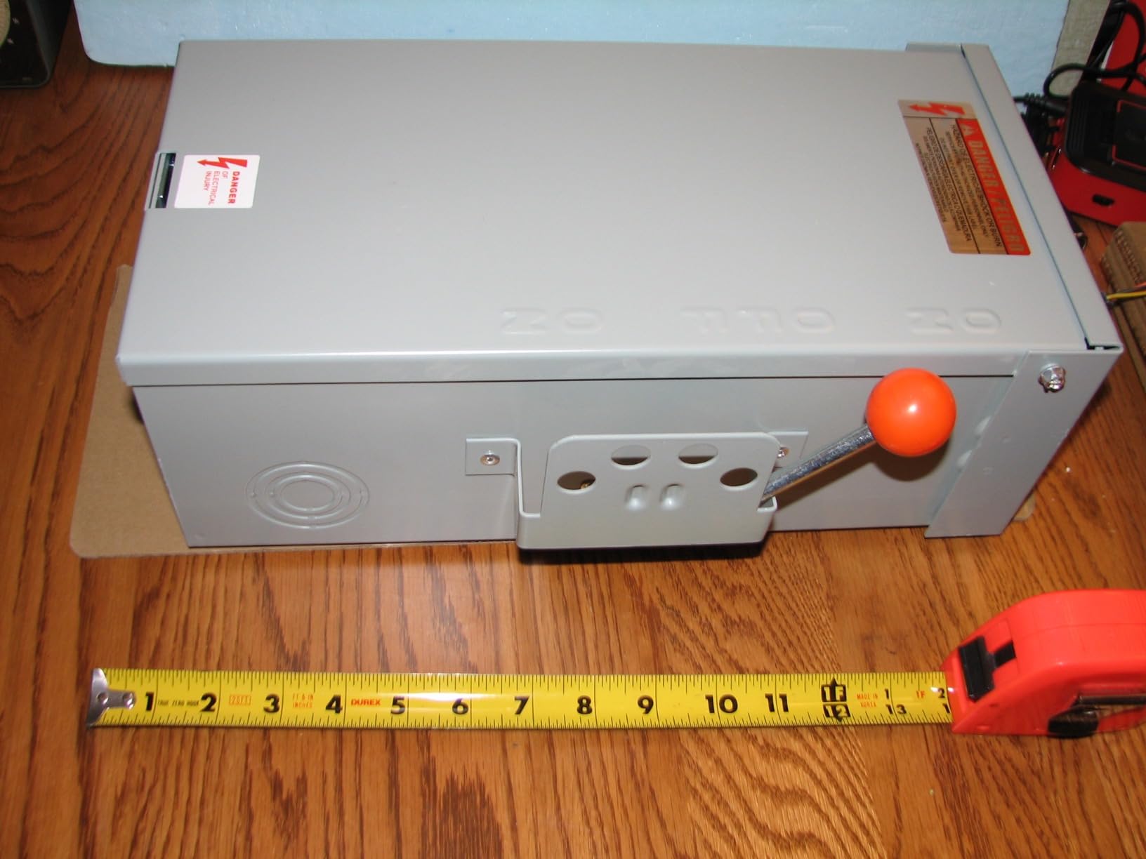 100A Generator Transfer Switch, 24000W Heavy Duty Double Throw Safety Switch, 120/240V Manual Transfer Switch, Stronger Stability, Enlarged NEMA 3R Enclosure for Outdoor, 10-Year Warranty customer photo 1