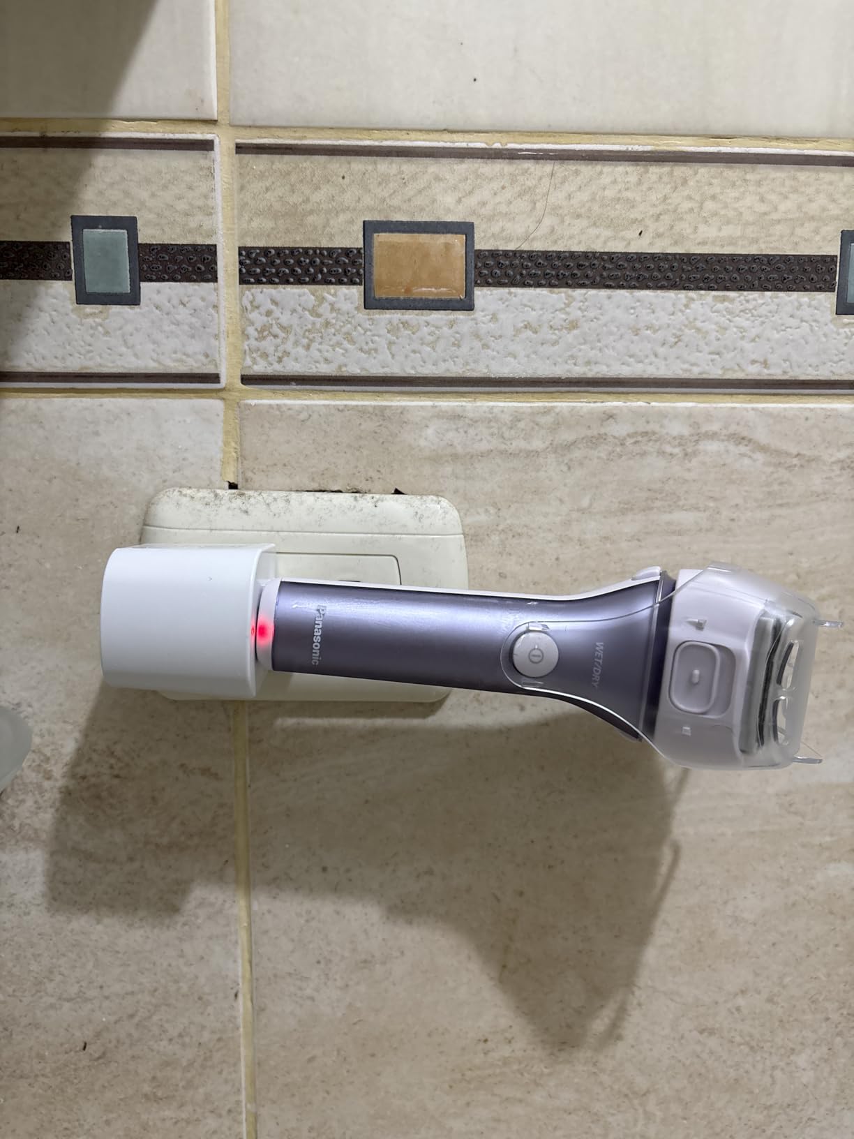 Panasonic Electric Shaver for Women, Cordless 4-Blade Shaver, Bikini Attachment, Pop-Up Trimmer - ES-AWL8AV customer photo 1