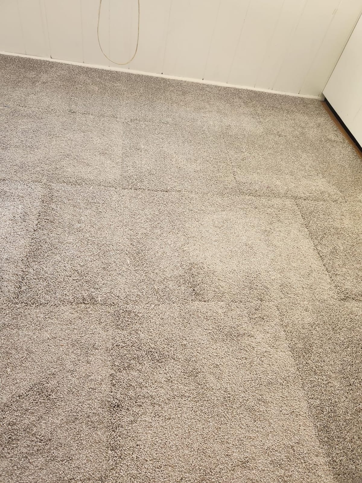 VEVOR Carpet Tiles Reusable, 24 PCS, 24x24, Squares Soft Padded Carpet, Carpet Floor Tiles Easy DIY for Bedroom Living Room Indoor Outdoor (Mixed Gray, 96 sqft/Box) customer photo 1