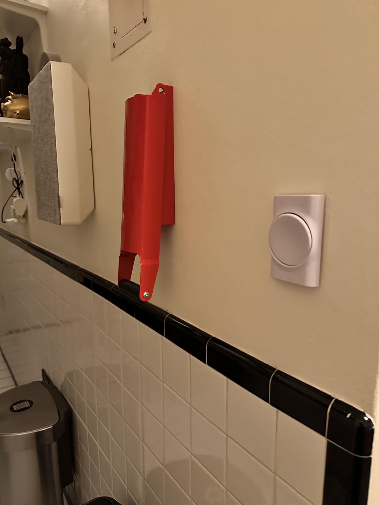 Heavy Duty Wall Mounted Can Crusher - 8oz 12 oz 16oz Grey Can Crushers for Recycling Compactor for Seltzer Soda Beer Plastic Bottle Smasher Compactor for Recycling Bin customer photo 1