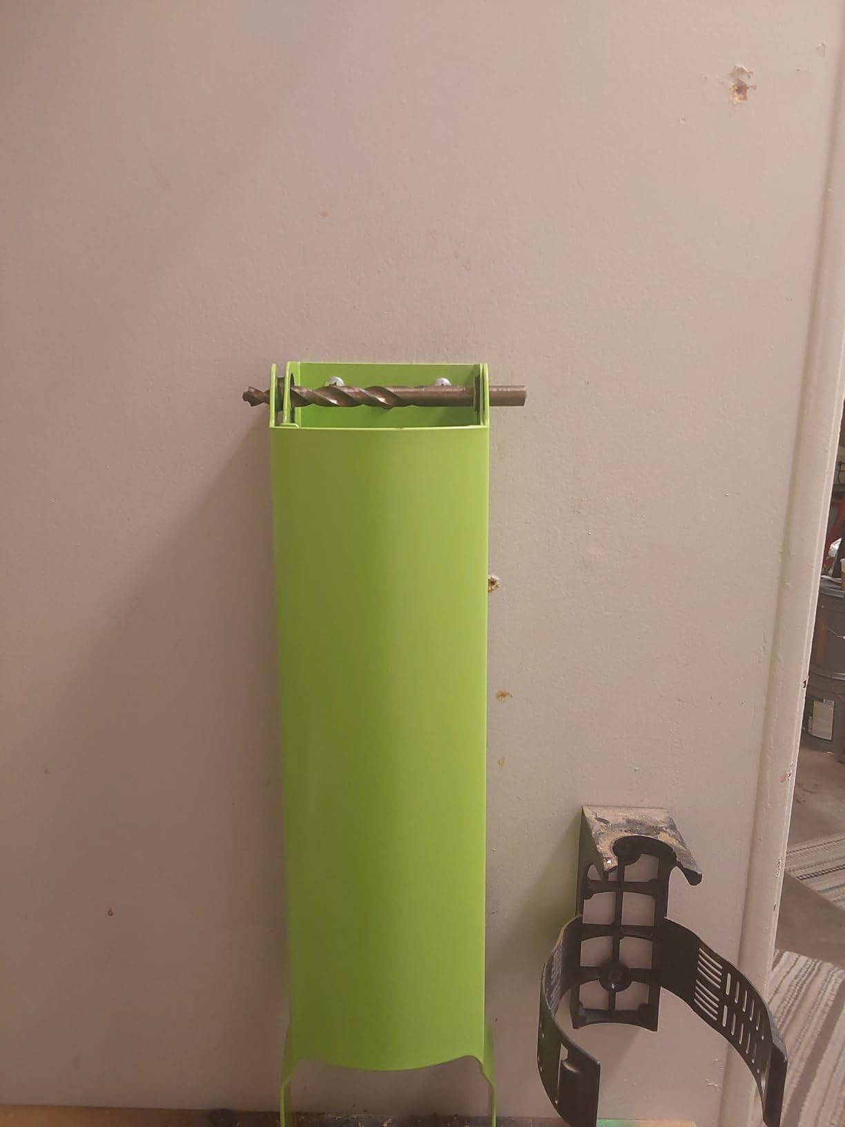 Heavy Duty Wall Mounted Can Crusher - 8oz 12 oz 16oz Grey Can Crushers for Recycling Compactor for Seltzer Soda Beer Plastic Bottle Smasher Compactor for Recycling Bin customer photo 2