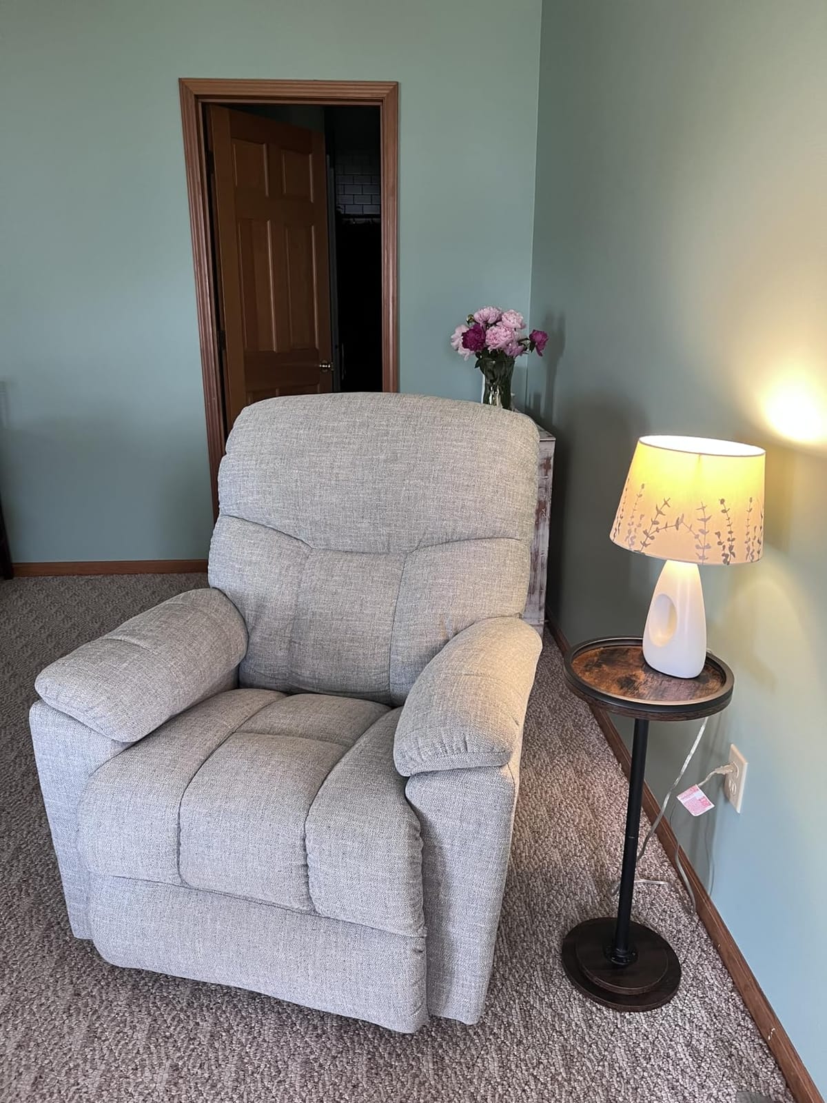 HOOBRO Small Round Side Table, Drink Table, Coffee Martini Table with Pedestal Accent for Small Spaces in Living Room, Bedroom, Sofa Couch, Rustic Brown BF168BZ01 customer photo 1