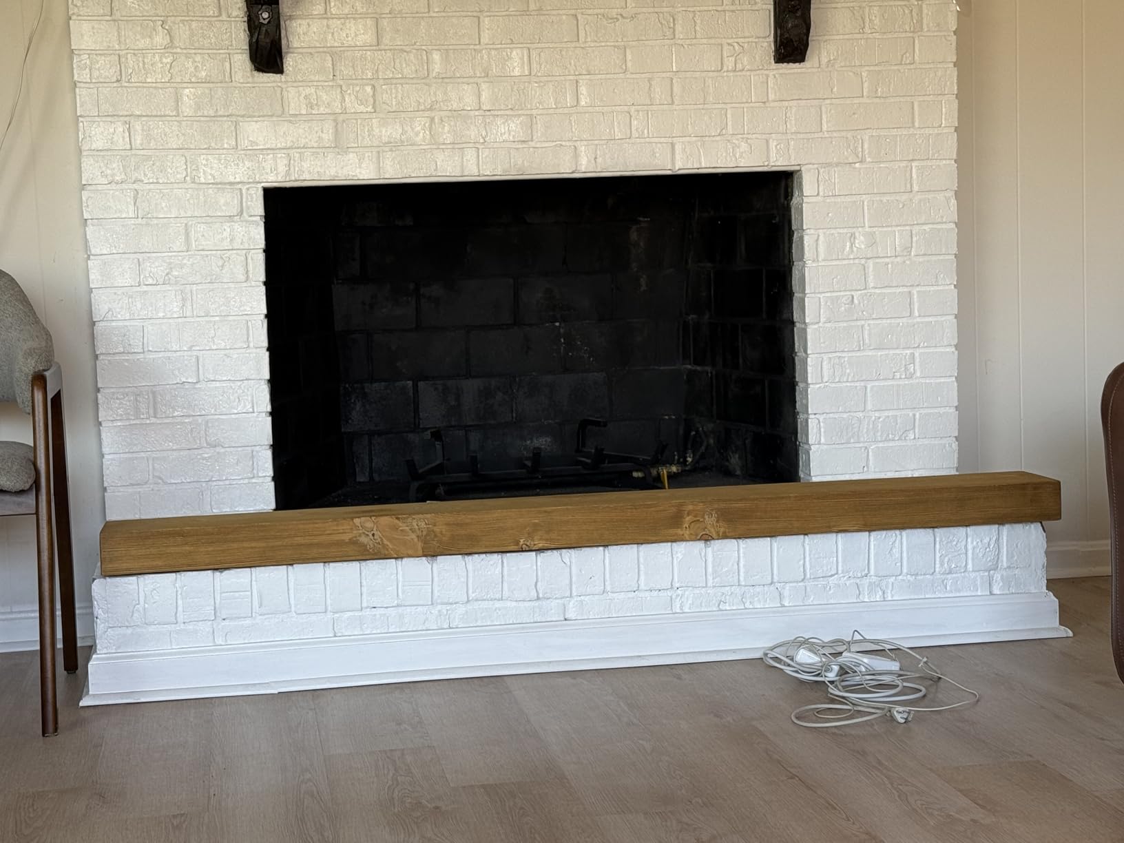 BoscoMondo Solid Wood Fireplace Mantel Shelf, Floating Mantle for Living Room, Farmhouse Rustic Wood Mantel, Easy Wall Mount with Heavy-Duty Metal Bracket (60, Intense Black) customer photo 1