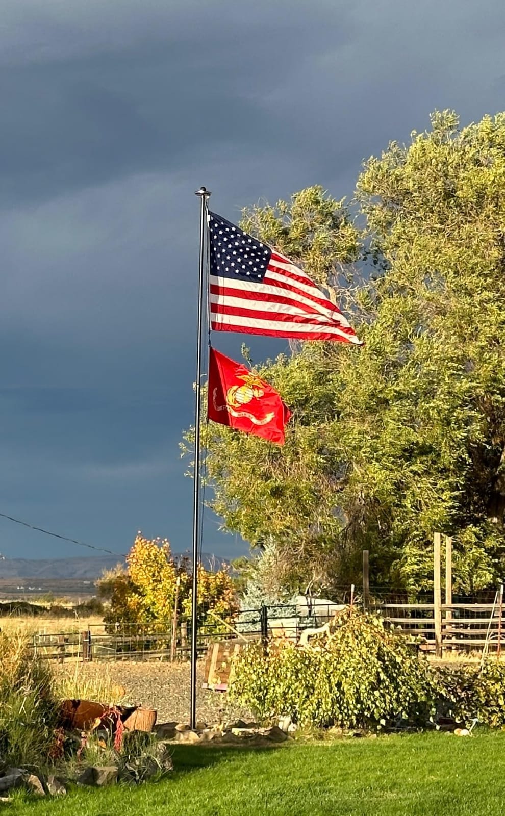 25 FT Heavy Duty Flag Pole 120MPH Wind Test 11 Gauge with Solar Light | 45K PSI & 95 HBW Hard Aerospace Aluminum Flagpole for Outside House, In-Ground Flagpole Kit customer photo 1