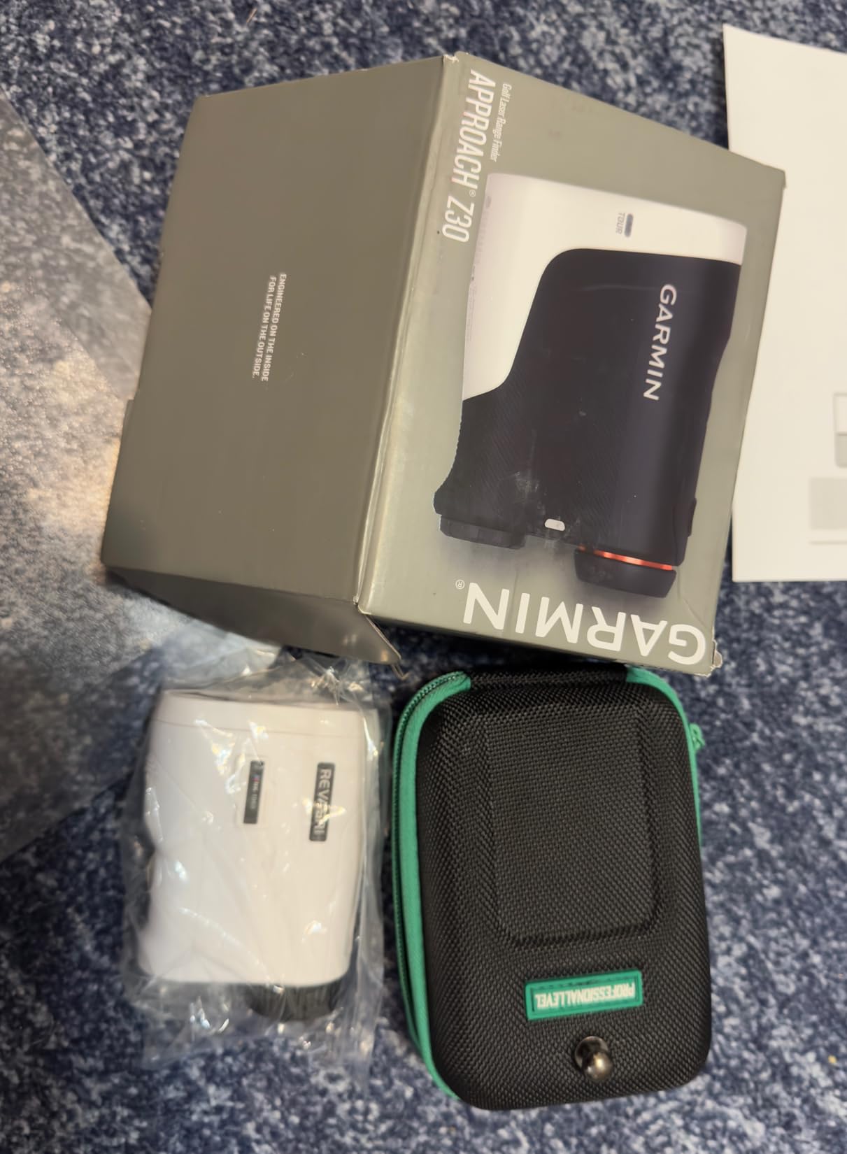 Garmin Approach Z30, Golf Laser Range Finder | Easy-to-Read OLED Display, Range Up to 400 Yards, Send Ranged Distances to Your Compatible Golf Smartwatch or Handheld customer photo 2