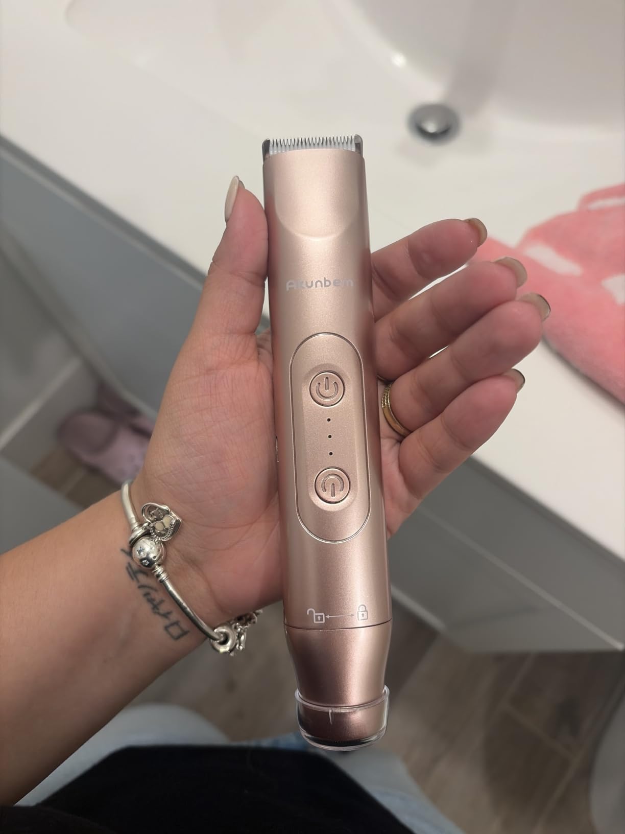 Akunbem Bikini Trimmer for Women 2 in 1 Electric Razor, IPX7 Wet & Dry Body Hair Trimmer and Facial Hair Remover customer photo 2