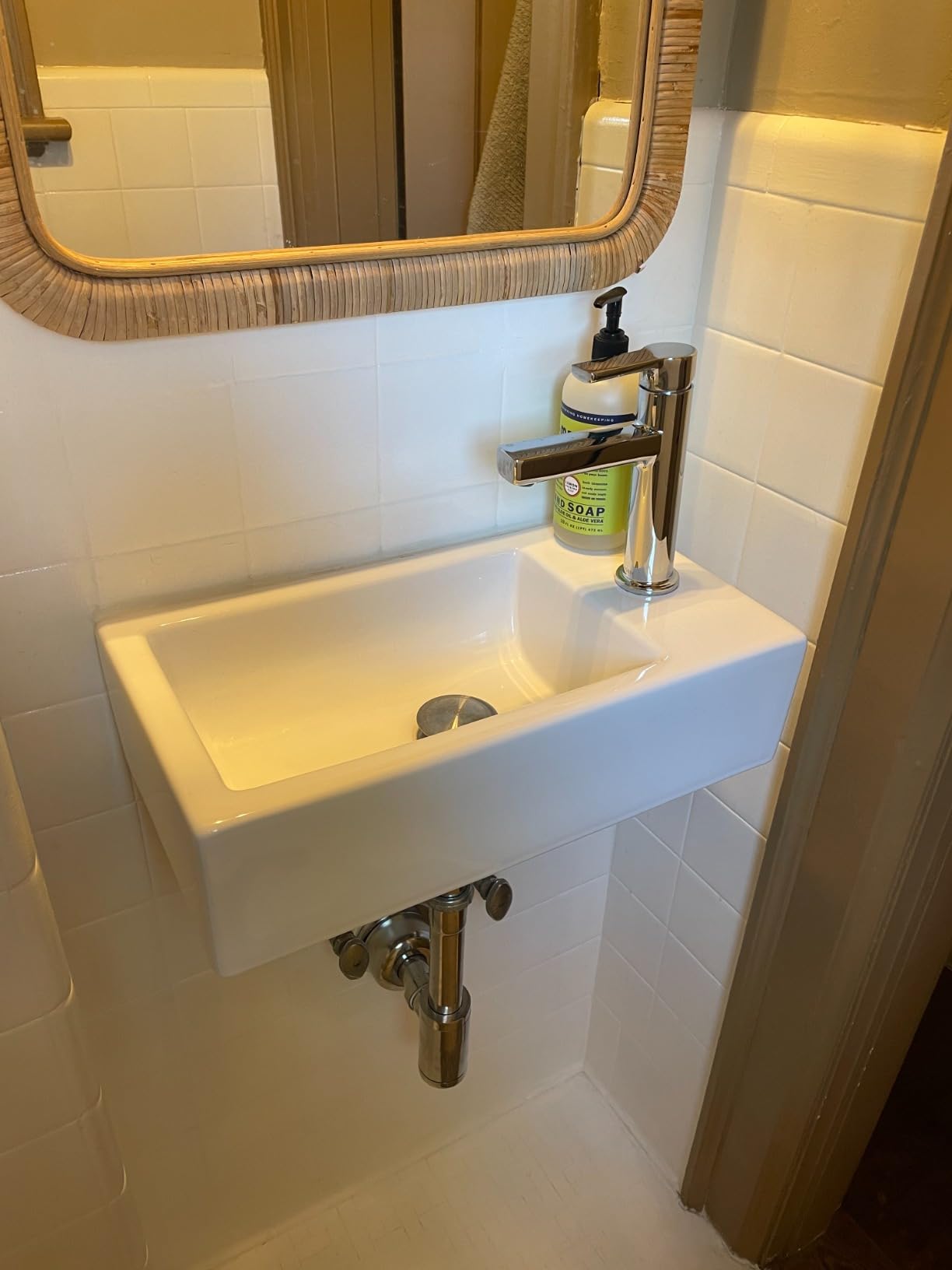 21x12 Wall Mounted Bathroom Sink | Ceramic, Floating, ADA Compliant, Rectangular Shape, Easy to Clean, Ideal for Bathroom, Lavatory, Vanity customer photo 1