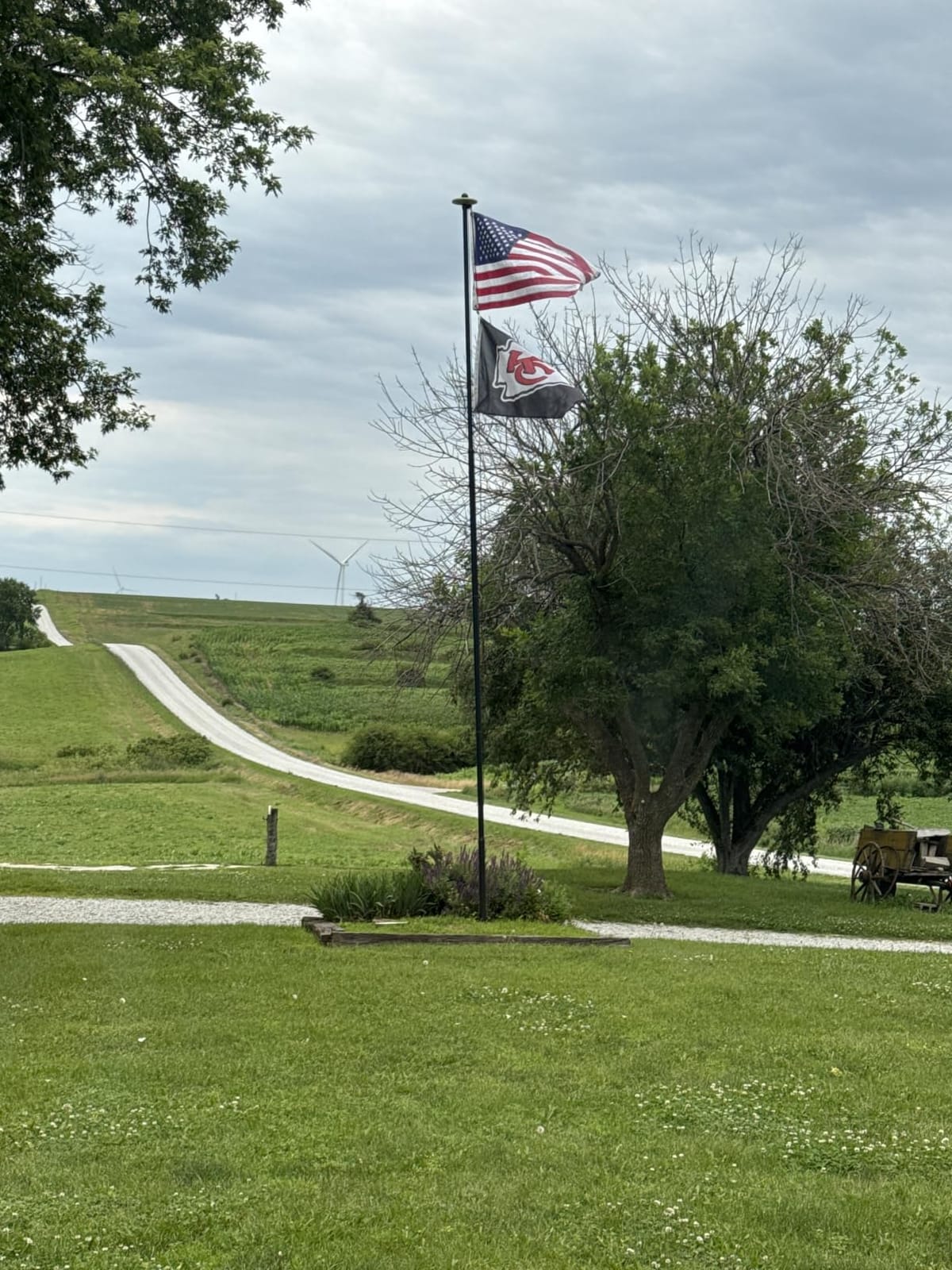 25FT Heavy Duty Flag Pole for Outside House, Real 10 Gauge Aluminum | 130MPH Wind Tested, True Glory Edition, Fly Two Flags, Residential & Commercial Flagpole Kit, Gift Box Packaging, Easy Install customer photo 1
