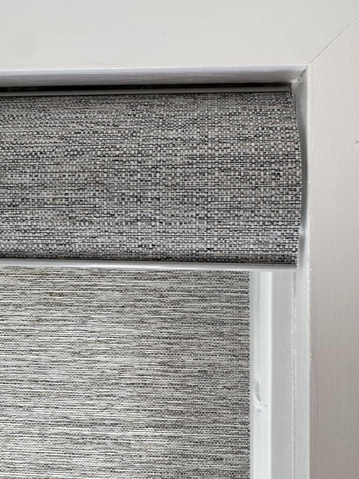 Persilux Light Filtering Roller Shades for Windows, Cordless, Linen Fabric, Roller Blinds, Thermal Insulated Fabric UV Protection Shades for Home, Office, Bedroom, Door, Light Filtering-Cream, Custom Now customer photo 2