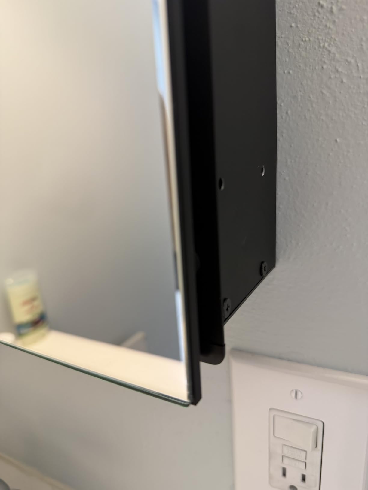 TokeShimi 24x32 Mirrored Medicine Cabinet Recessed or Wall Mount, Aluminum Tempered Silver Bathroom Medicine Cabinet with Mirror with Stepless Adjustable Storage Metal for Modern Farmhouse customer photo 1