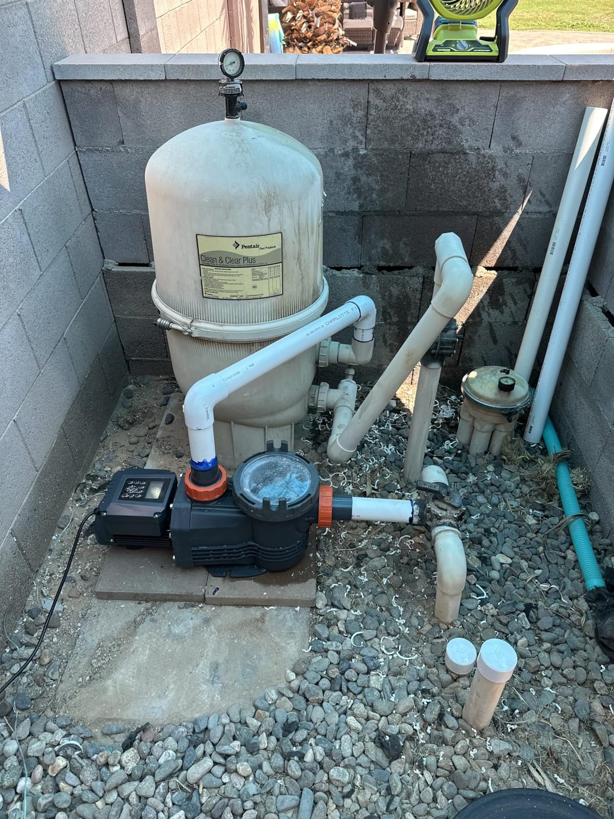 1.8HP Variable Speed Pool Pump for In Ground and Above Ground Pools 220V | Self-Priming Swimming Pool Pump Up to 9114 GPH, Energy-Efficient Permanent Magnet Motor, Built-In Programmable Timer customer photo 1