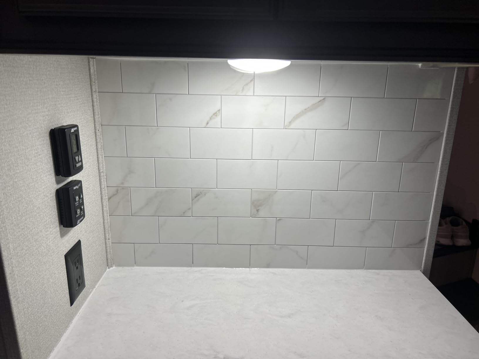Vamos Tile 100-Piece Glossy Wooden Marble Grain Peel and Stick Backsplash Tile, 3''x6'' PVC Subway Tile with White Grout, Stick on Backsplash for Kitchen/Bathroom/Fireplace customer photo 2