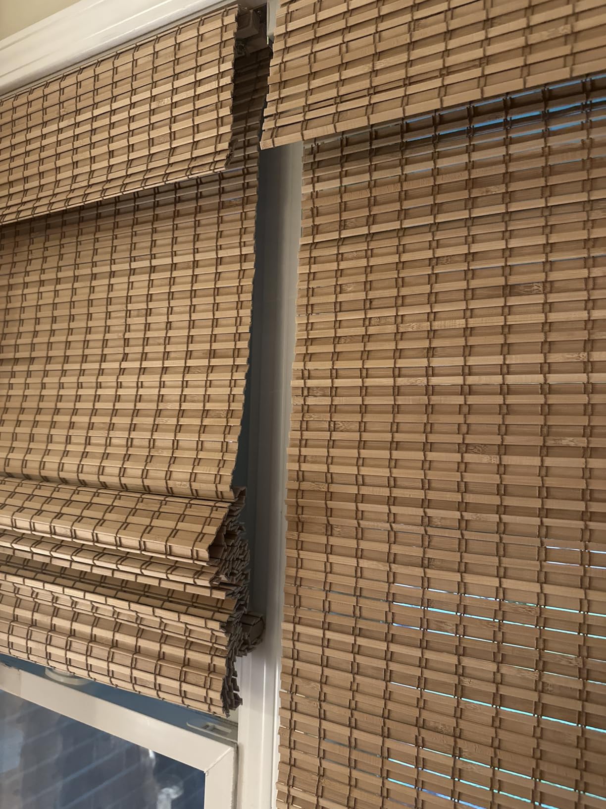 SEEYE Cordless Bamboo Roman Shades, Blackout Natural Bamboo Blinds for Indoor Windows, Roll Up Blind Privacy Shade, 34