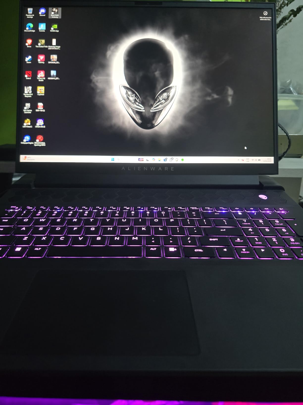 Razer Laptop Cooling Pad Adaptive Smart, Intelligent Fan Control | Airtight Pressure Chamber, Fits Most Laptops & Macbooks 14