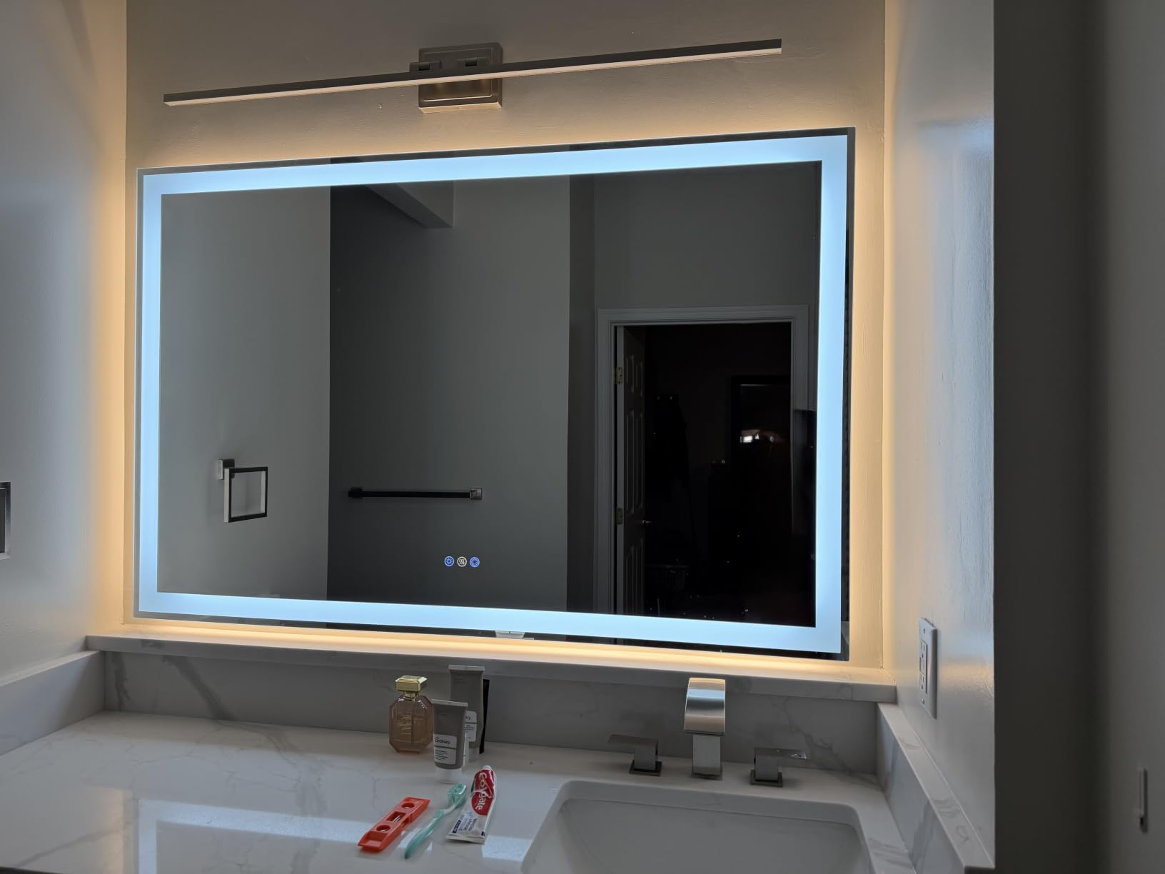 24x32 LED Bathroom Mirror, 6000LM, Separate Front and Back Lights | Shatter-Resistant Tempered Glass, Auto-Off Defogger, 3 Color Modes, Smooth Dimming, Smart Memory Setting customer photo 2