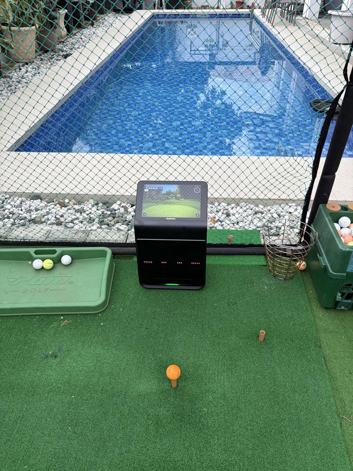 Garmin Approach R50, Premium Golf Launch Monitor and Simulator, 10