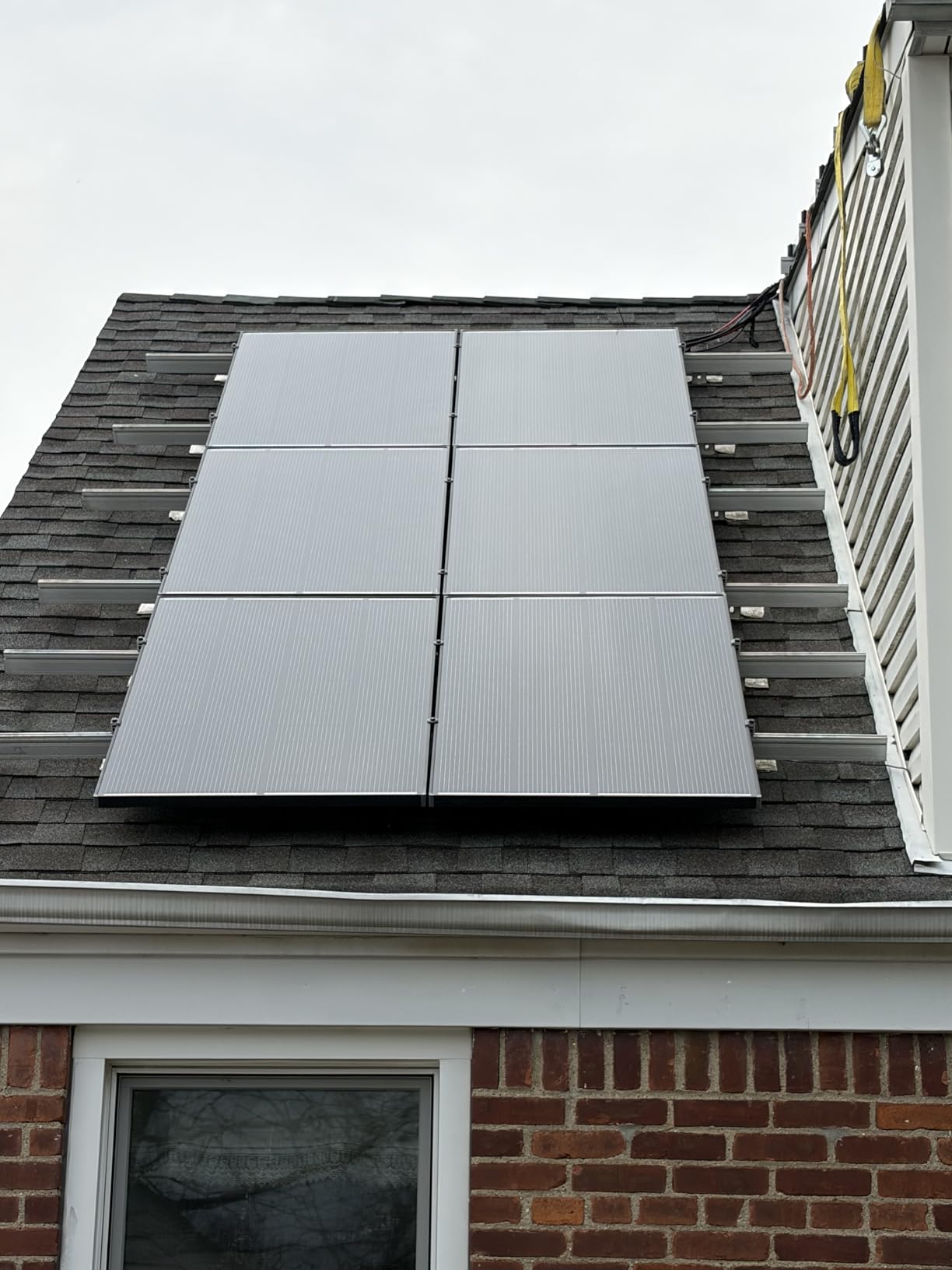 Renogy ShadowFlux Solar Panel 200 Watt, N-Type 25% High-Efficiency | 200W Solar Panel for RV Marine Rooftop Home, Optimized for Partial Shading from Trees, Roofs, Buildings, Leaves & Snow customer photo 1