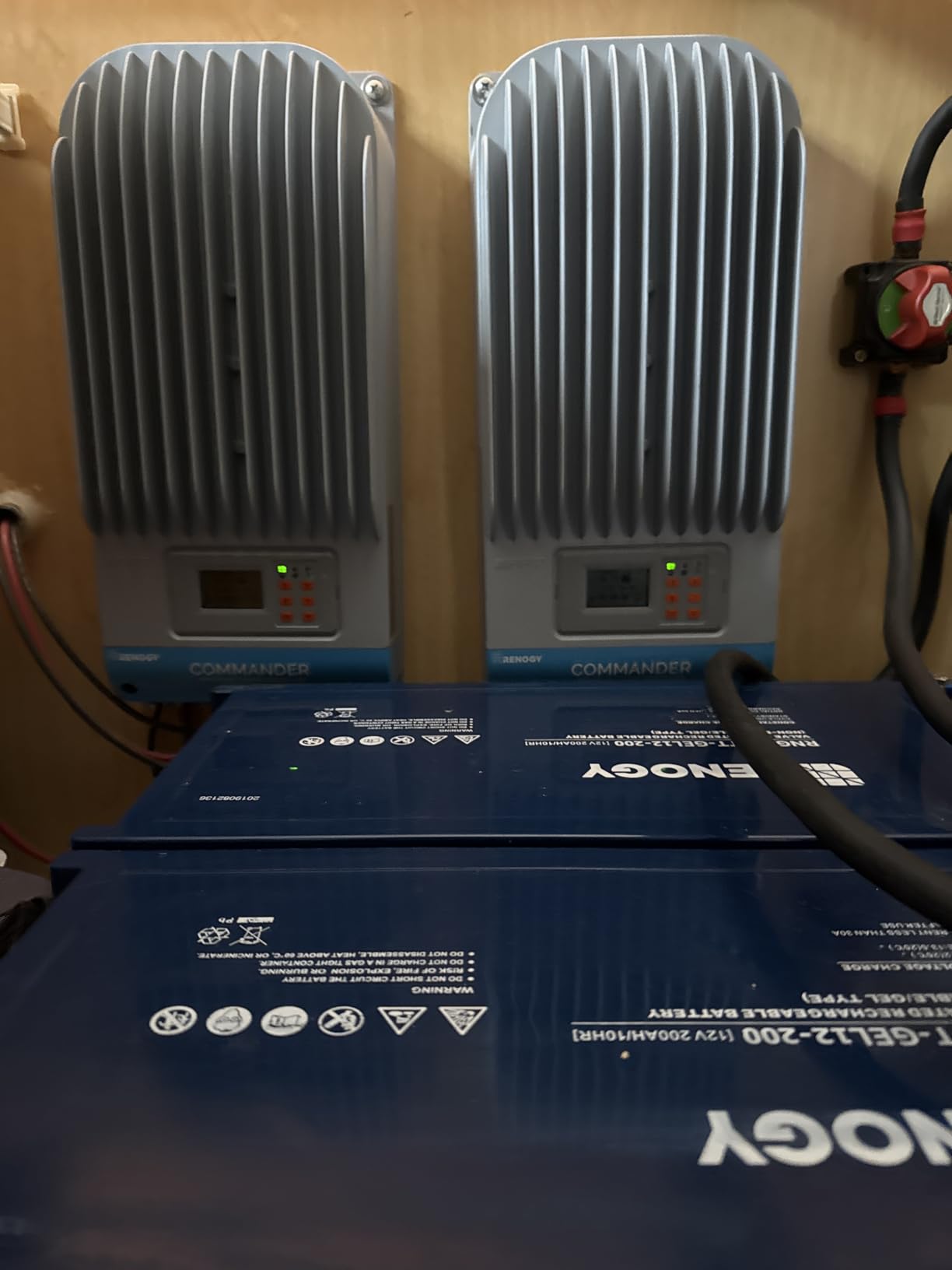 2500W Pure Sine Wave Inverter 12V DC to 120V AC with Built-in ATS for RVs | 5000W Peak, Auto Transfer Switch, LCD Remote, 2AC Outlets,USB & Type-C,Hardwire Ready for RV Electrical Systems, Off Grid Use customer photo 1