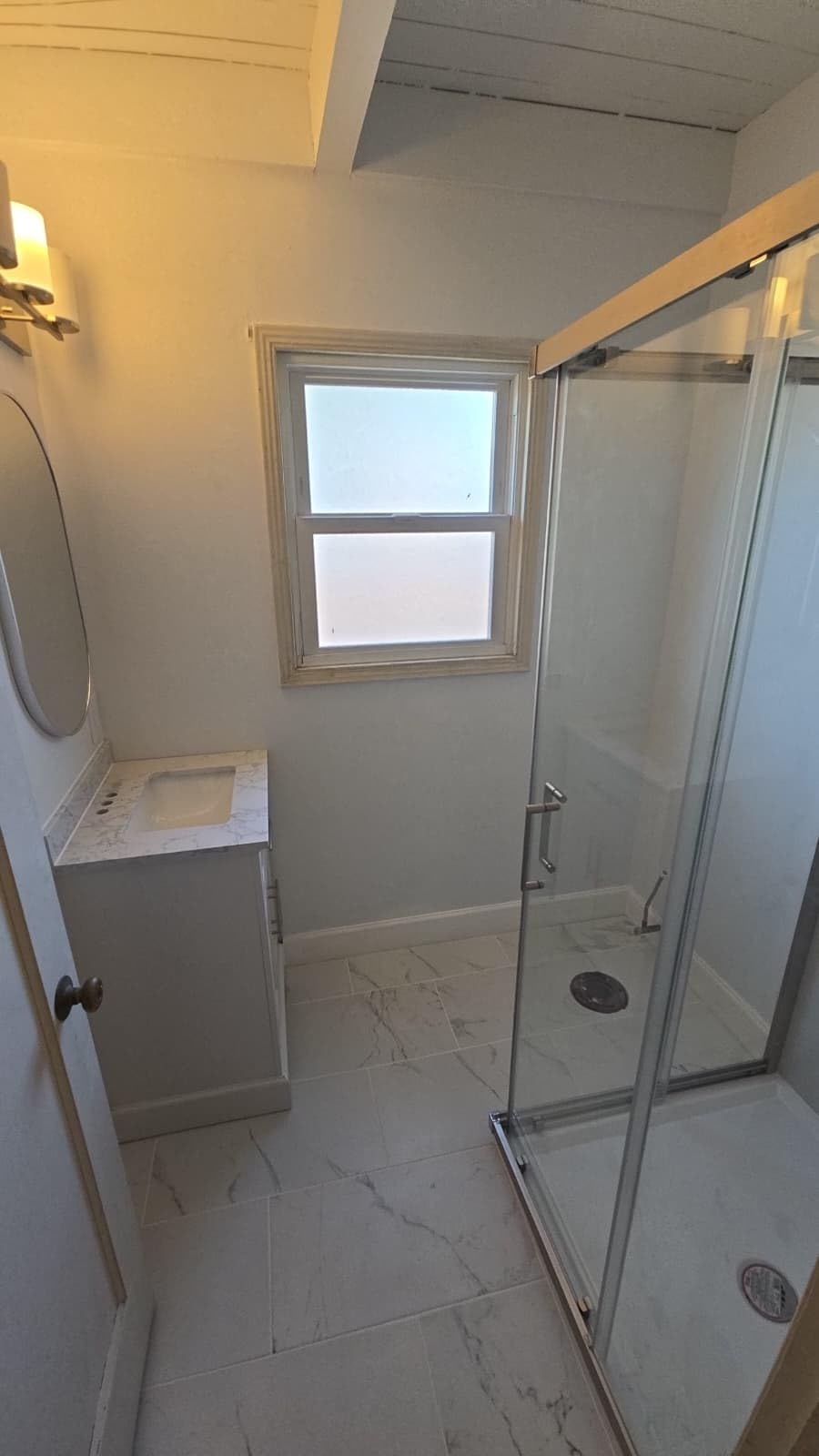 Corner Shower Door 34