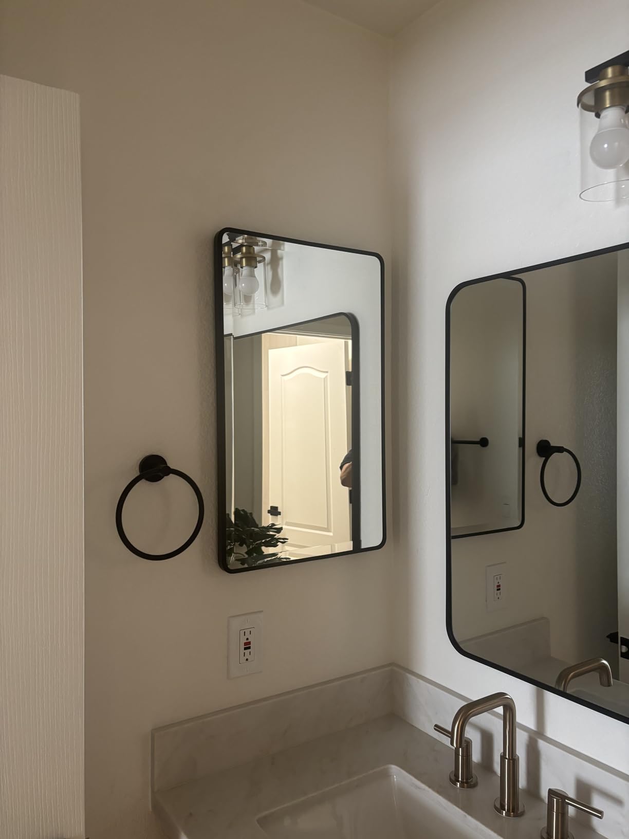 16x26 Austin Farmhouse Metal Framed Rounded Rectangle Recessed Bathroom Medicine Cabinet, Beveled Mirror, 14x24 in-Wall Opening, powder-coated Steel, Adjustable Glass Shelves, Magnet Close, Black customer photo 2