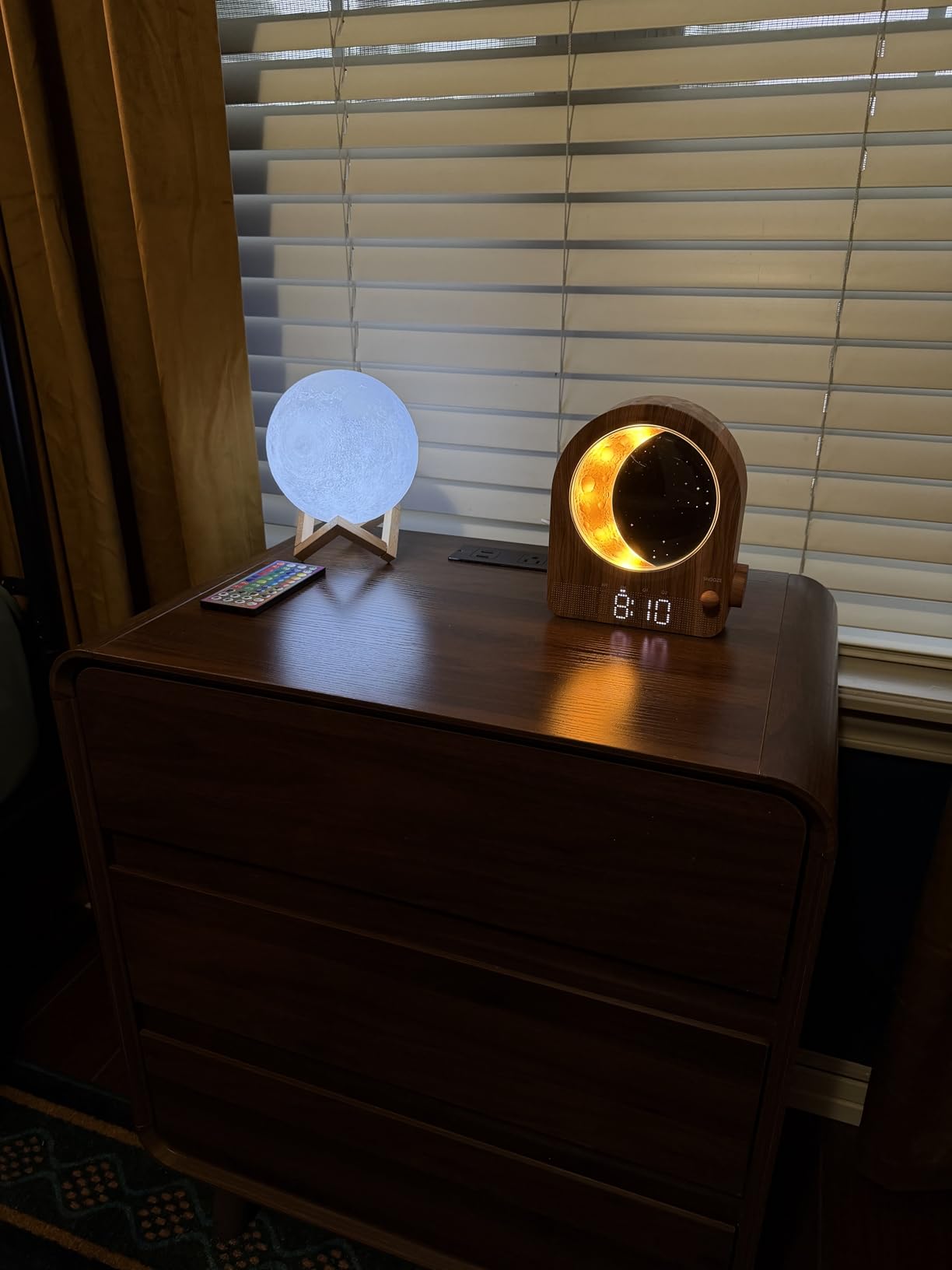blonbar Sunrise Alarm Clocks for Bedrooms, Stepless Dimmable Moon Lamp Dual Alarm Clock with 12Levels Volume for Heavy Sleepers, 10 Natural Sounds with 30/60/90mins Timer, Gifts for Women customer photo 2