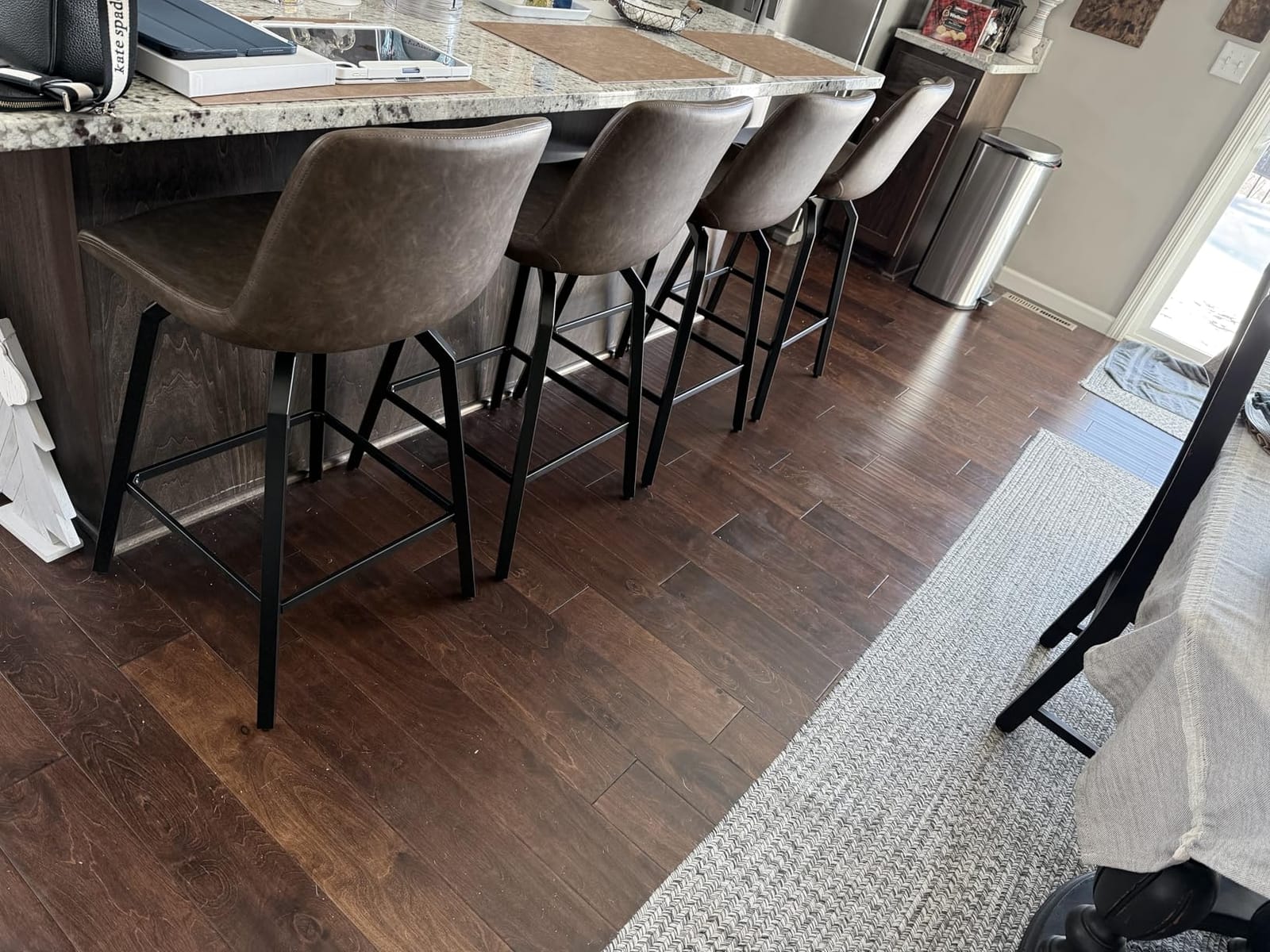 LUE BONA 360 Swivel Bar Stools Set of 4, 26 Inch Counter Height Bar Stools, Modern Faux Leather with Enlarged Seats, Metal Legs for Kitchen Island, Dining, Vintage Brown customer photo 2