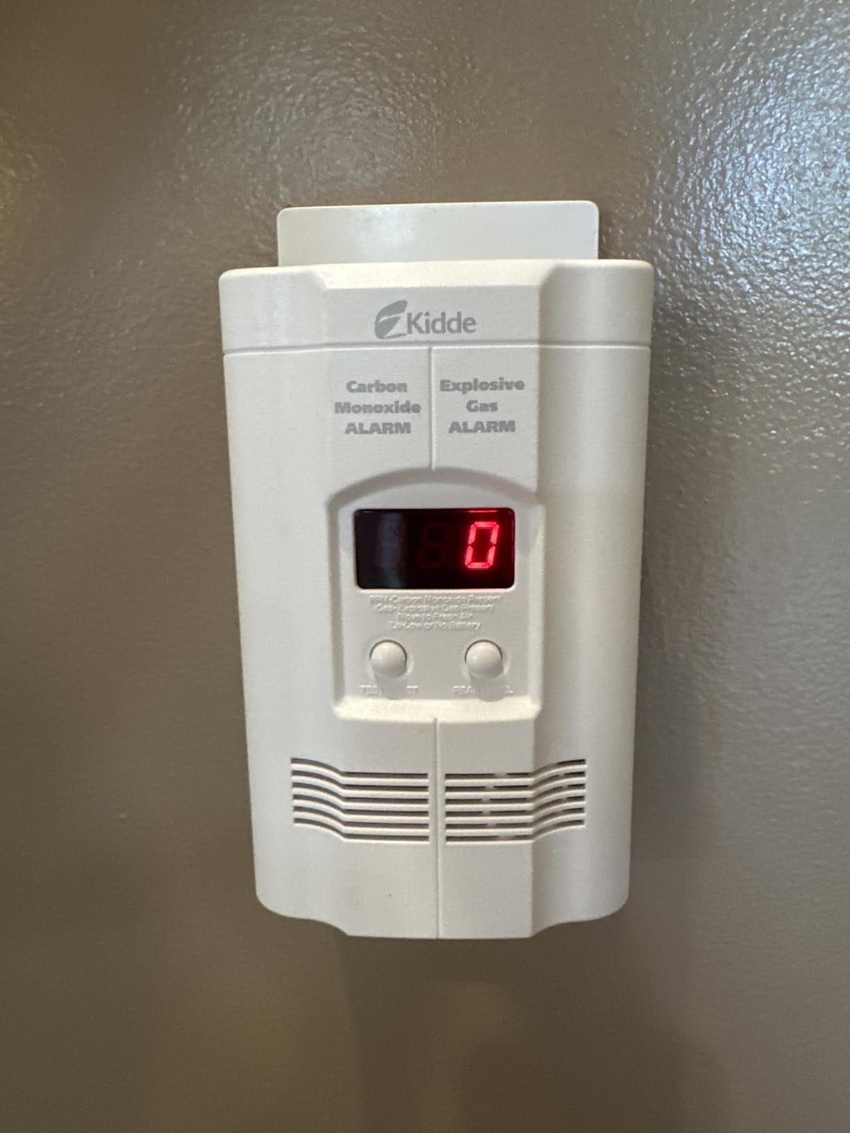 Kidde Carbon Monoxide + Explosive Gas, Natural Gas & Propane Alarm, Plug-in with 9V Battery Backup, Digital Display, 85 dB Alarm, LED Status Indicators, 3rd Edition customer photo 2