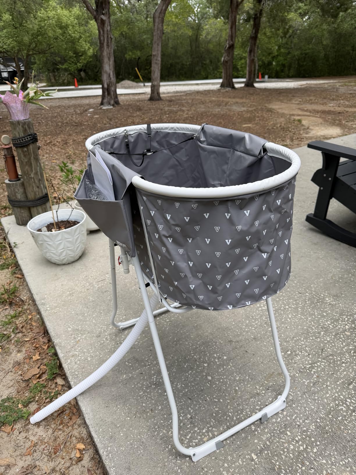 VEVOR Portable Dog Bathtub Foldable Pet Shower Station with Drain, Grey customer photo 2