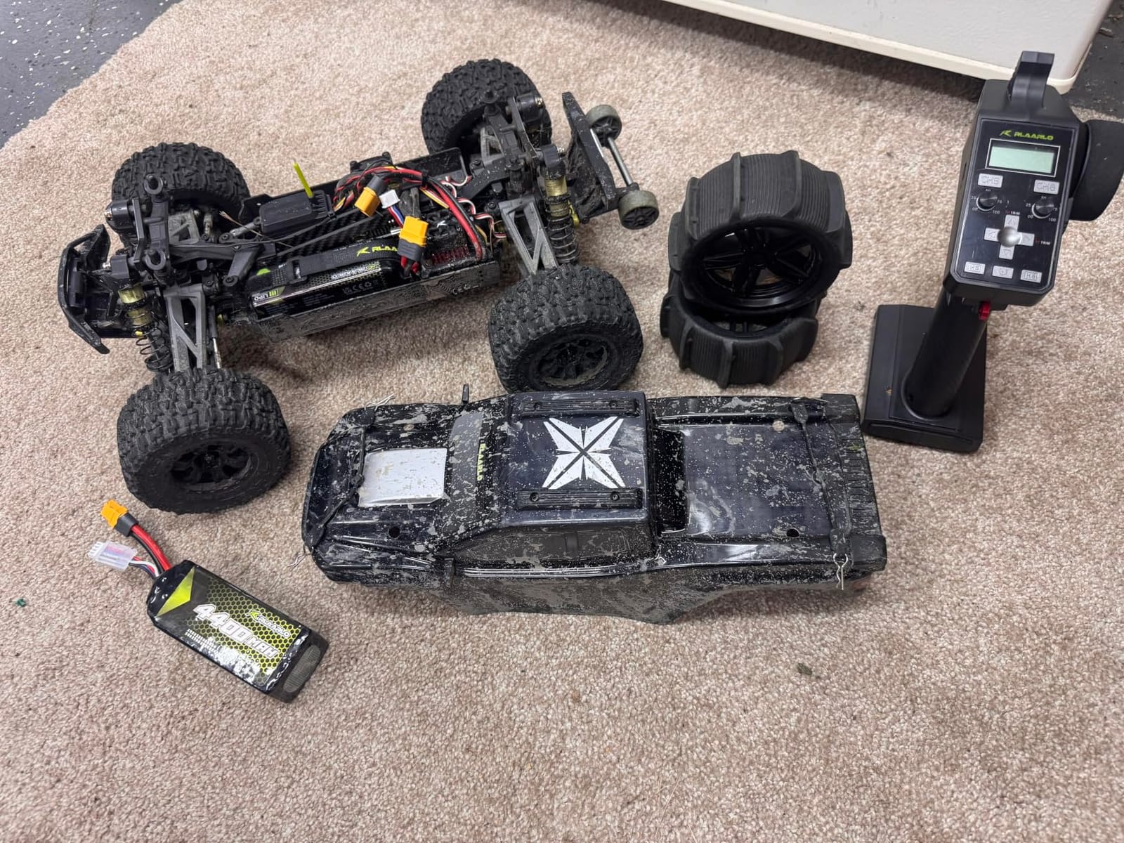 RIAARIO 1/10 Brushless RC Cars, 50+ MPH, 4WD, Waterproof, Carbon Fiber | 3650 2650KV Motor, 60A ESC, Gyro, 11KG Servo, CNC Drivetrain, Alloy Chassis, Oil Shocks and 5-Channel Transmitter customer photo 1