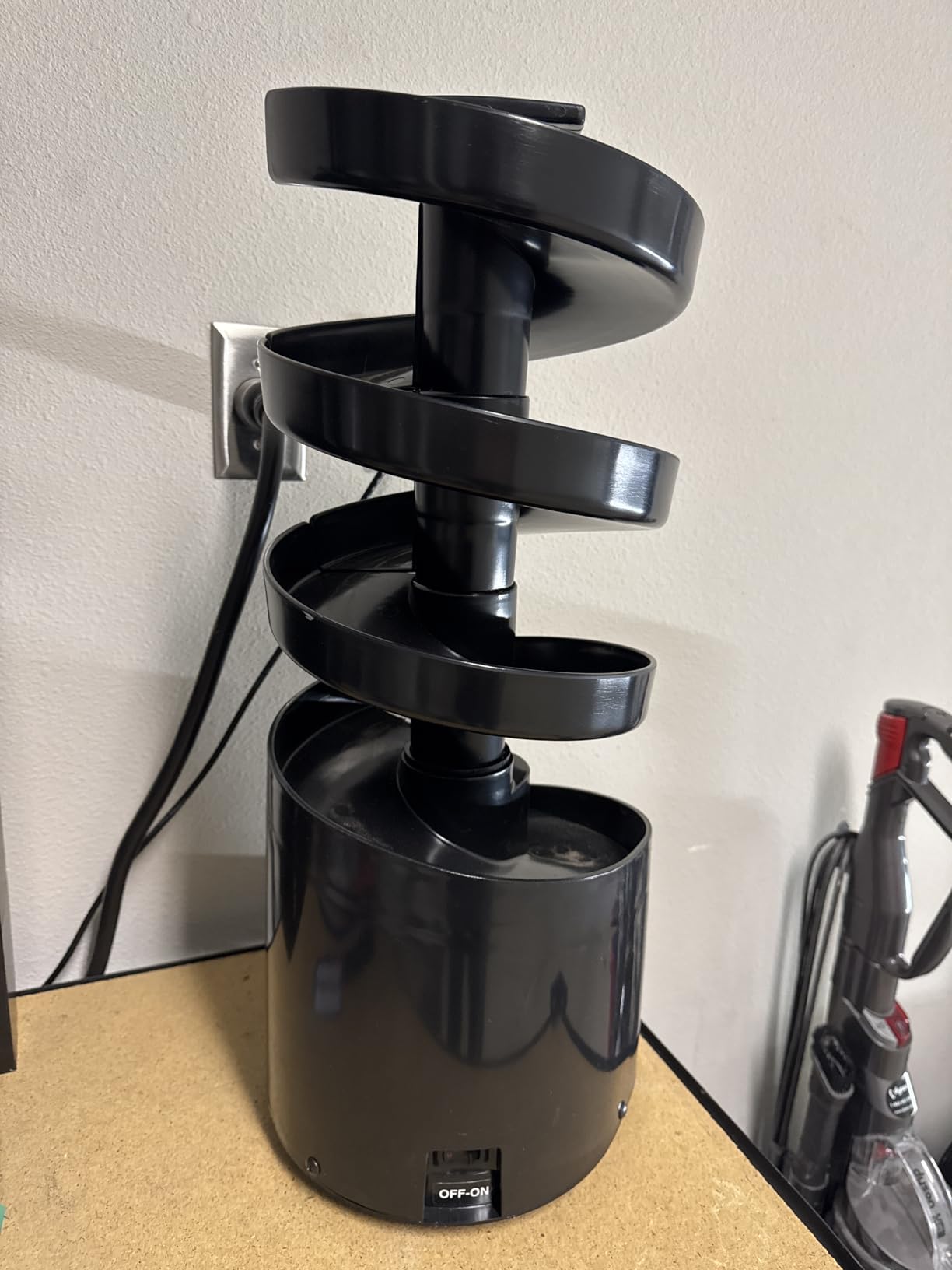 Sports Tutor Tennis Twist Ball Machine - for Beginners - Battery Powered. Adjustable Toss. Made in USA by #1 Tennis Machine Company customer photo 1