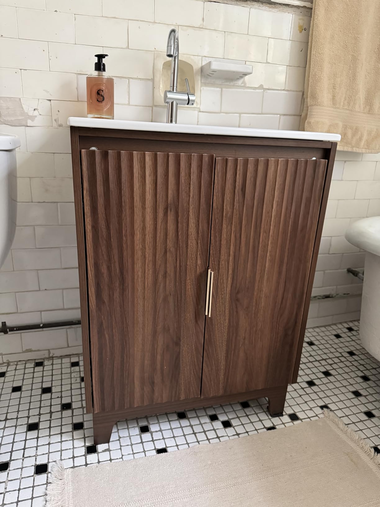 VINGLI 30 Inch Bathroom Vanity with Sink, Mid-Century Modern Vanity with Ceramic Basin and Fluted Soft-Close Doors, U-Shape Storage Shelf, Free Standing Small Bathroom Sink Cabinet Combo Set, Walnut customer photo 1