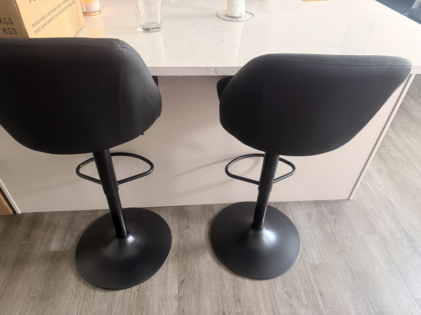 COLAMY Bar Stools Set of 4, Modern Swivel Bar Chairs, Adjustable Upholstered Barstools Counter Height with Full Backrest for Bar, Dining Room, Kitchen Island, Beige customer photo 2