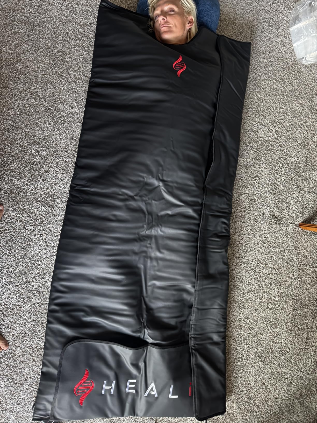Healix Infrared Sauna Blanket - Zero EMF Portable Sauna for Detox, Recovery & Wellness - 10,000-Strand Far Infrared Carbon Fiber Heating, Adjustable 77-176°F | Hook-and-Loop Closure customer photo 1