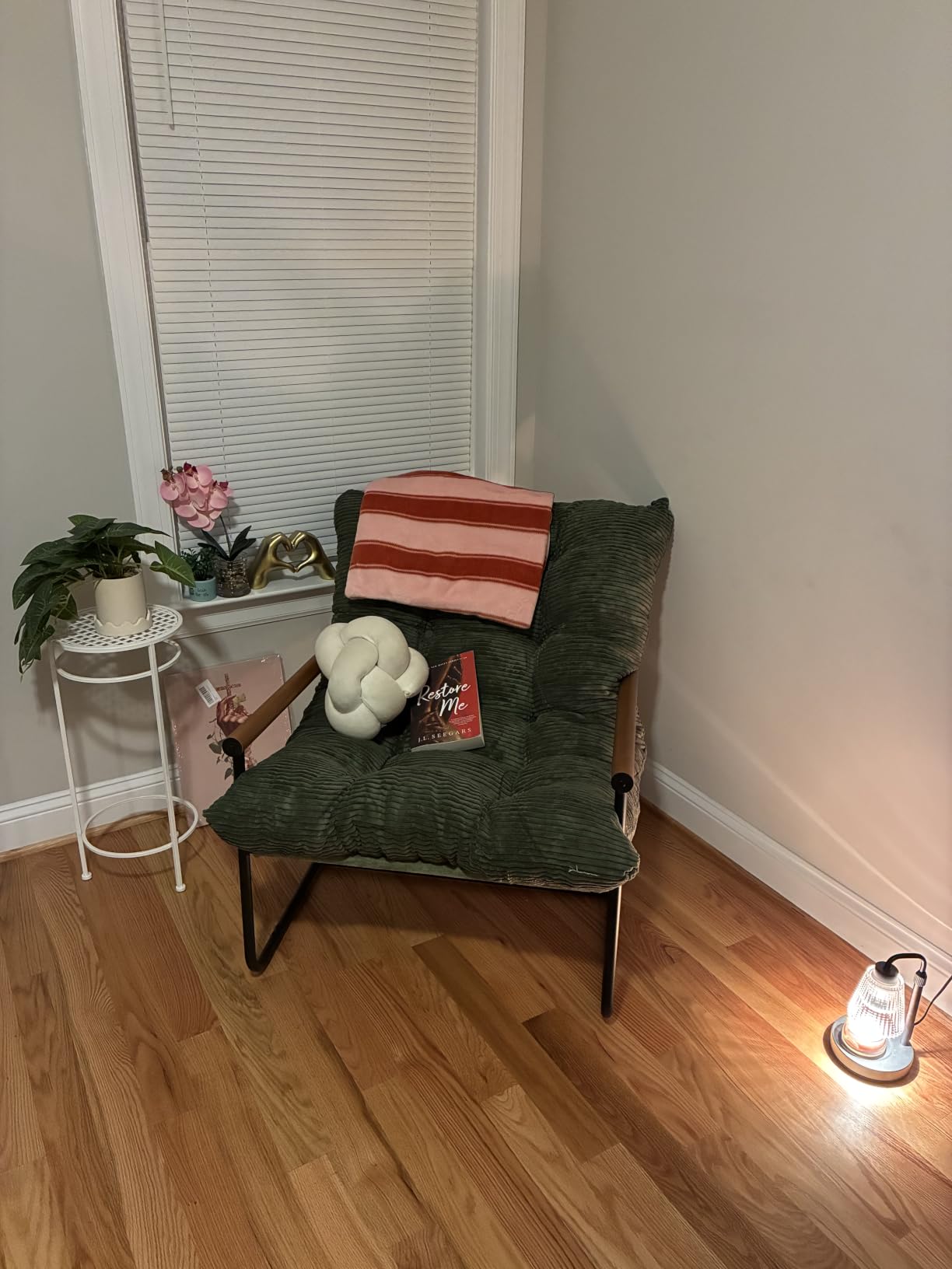 MAXYOYO Modern Accent Chair, Comfy Living Room Chair with Metal Frame | Accent Chair Upholstered Armchair with Soft Cushion for Bedroom Balcony Lounge Reading Room, Dark Green customer photo 2