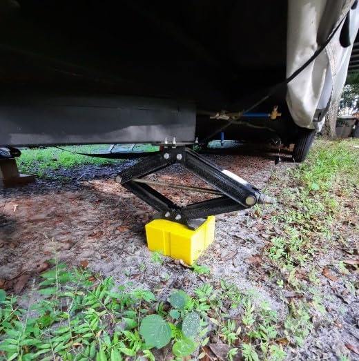 WELLUCK RV Leveling Blocks 12 Pack, Heavy Duty Camper Blocks & Interlocking Design Camper Levelers with 2 Velcro Straps - Customizable Height Sturdy RV Blocks for Single & Dual Wheels customer photo 2
